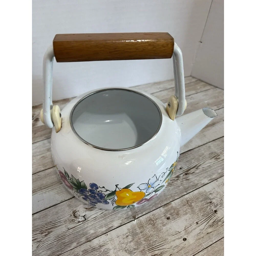 VTG GMI 2.5 Qt Tea Kettle, Porcelain On Steel, White Tea Kettle-w-Fruit Pattern